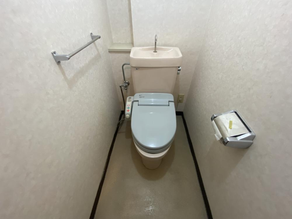 西宮市甲子園口４丁目の賃貸マンションのトイレ