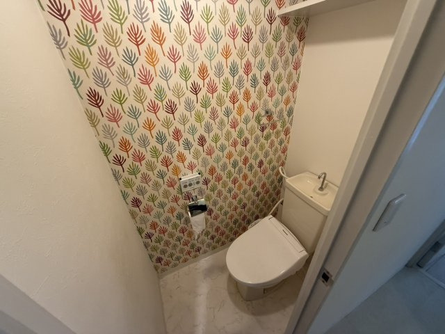 西宮市高塚町の賃貸マンションのトイレ