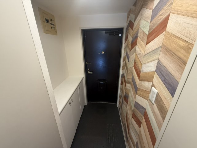 西宮市高塚町の賃貸マンションの玄関