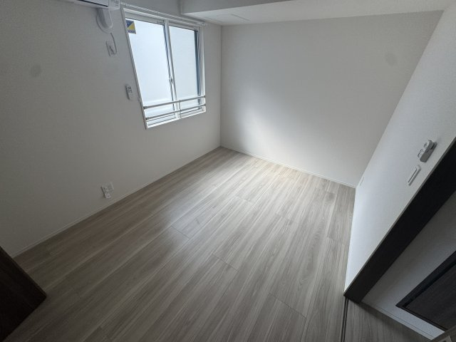 西宮市今津山中町のアパートの居間・リビング