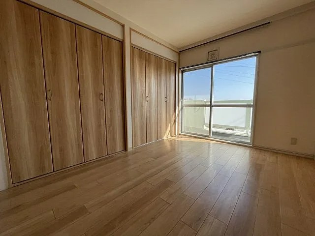 神戸市灘区箕岡通１丁目の賃貸マンションの居間・リビング