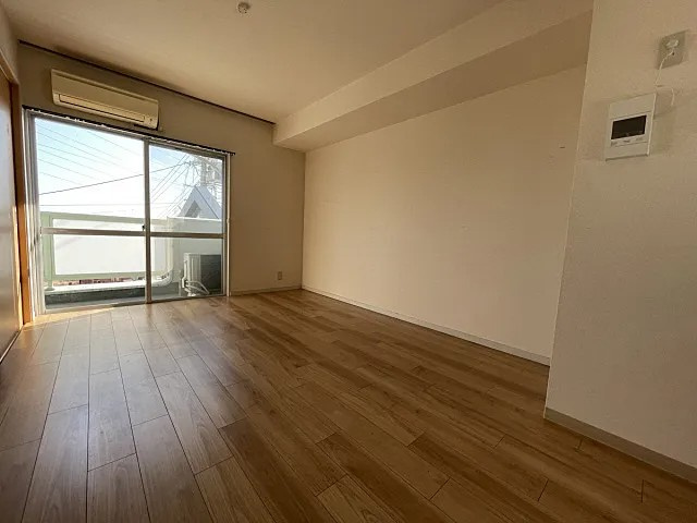 神戸市灘区箕岡通１丁目の賃貸マンションの居間・リビング