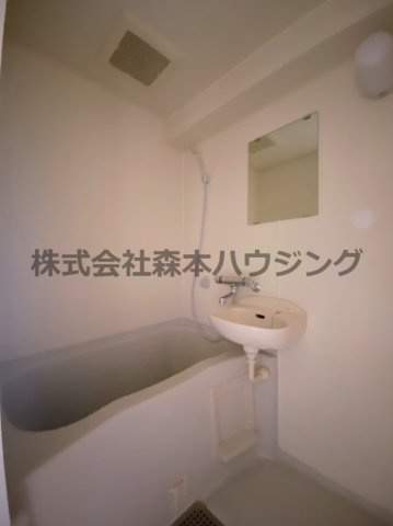【浴室】 | 　メリックビル | 落ち着いた空間のお風呂です