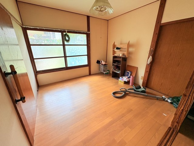 土地広々‼　うきは市吉井町福益の洋室