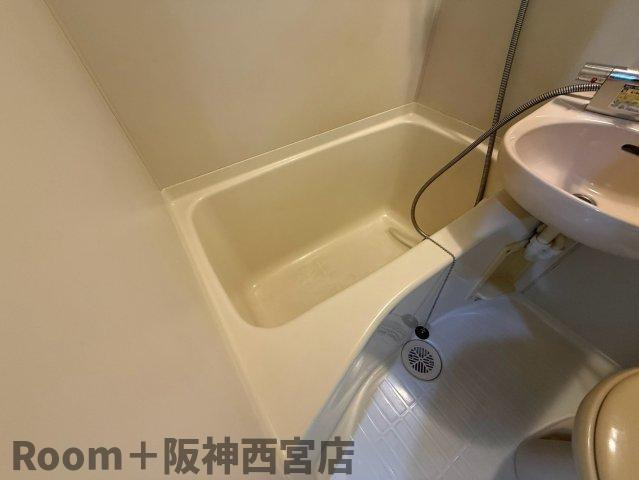 ロイヤルメゾン香櫨園の浴室