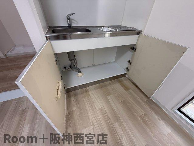 ロイヤルメゾン香櫨園のキッチン