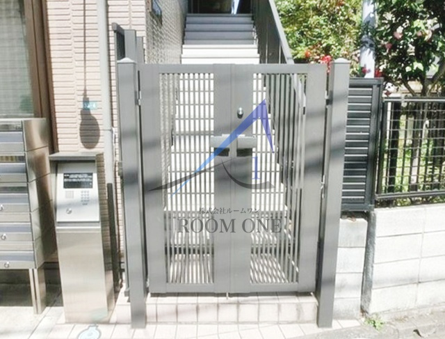 山の手六番館のエントランス|エントランスです。