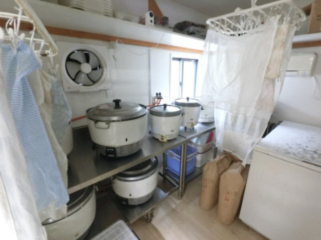 星久喜店舗の玄関
