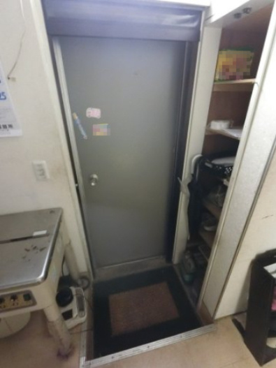 星久喜店舗の玄関
