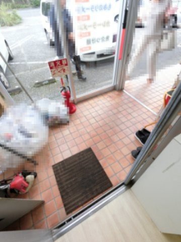 星久喜店舗のエントランス