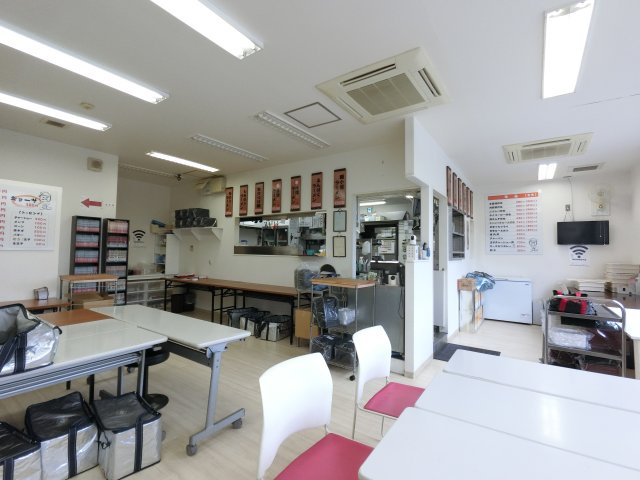 星久喜店舗の内装