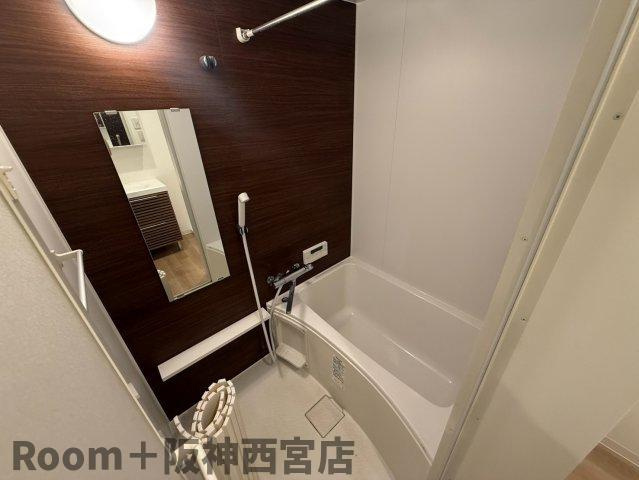 リブレメゾン香櫨園エストの浴室