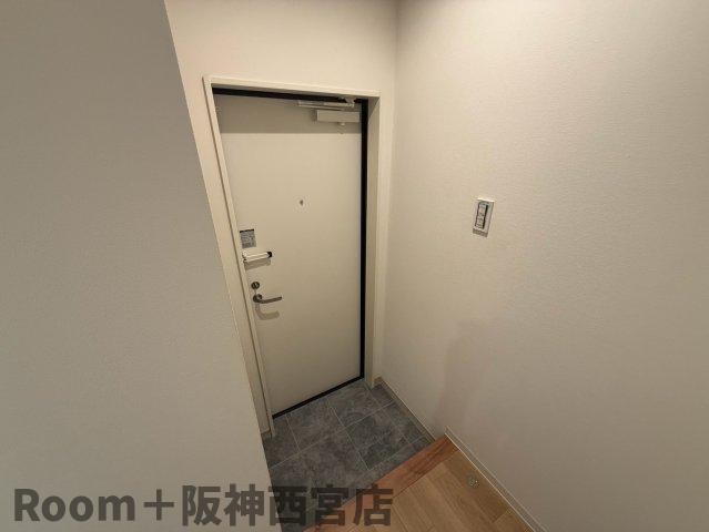 リブレメゾン香櫨園エストの玄関