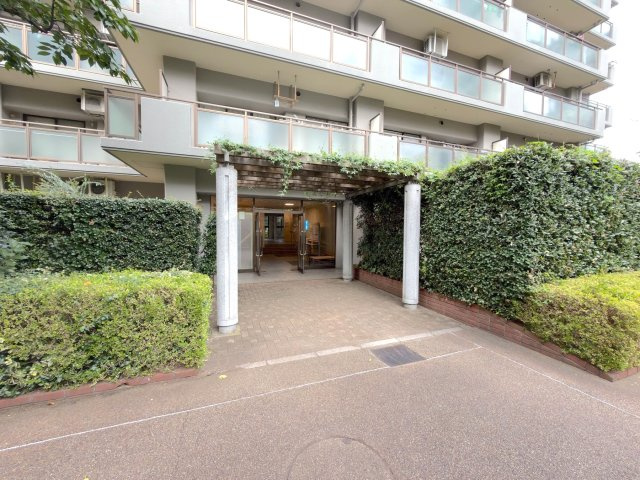 コープ野村クローバー・シティ与野４番館のその他共用部分|マンションのコミュニティやちょっとした集まりに利用できる便利な集会所です。住民の皆様が快適に安心して暮らせるよう、充実した共用施設が整っているのも大きな魅力です。