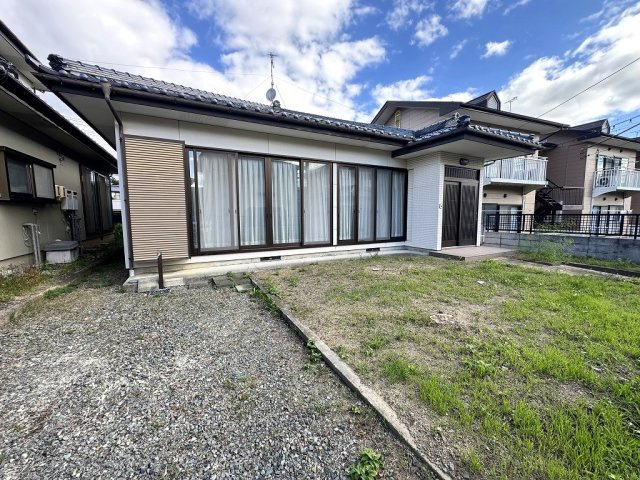 篠ノ井布施五明中古住宅の庭