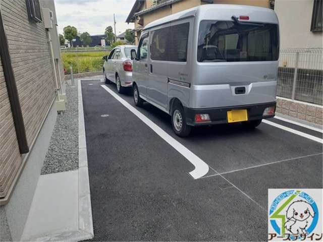 アプローズ Ⅲの駐車場