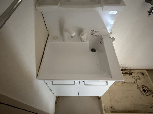 恒信ハイツの洗面所