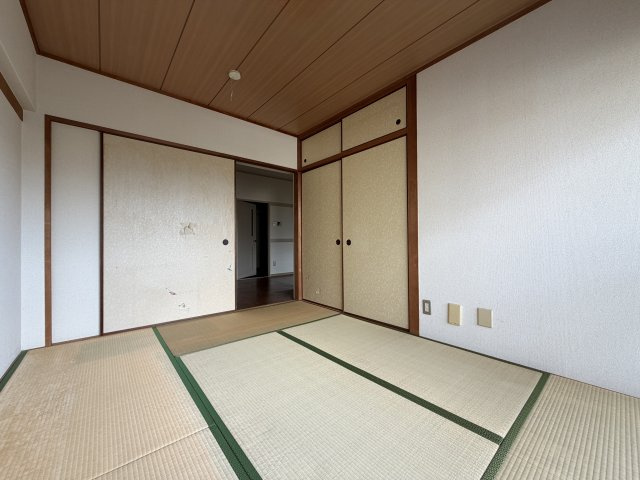 恒信ハイツの和室