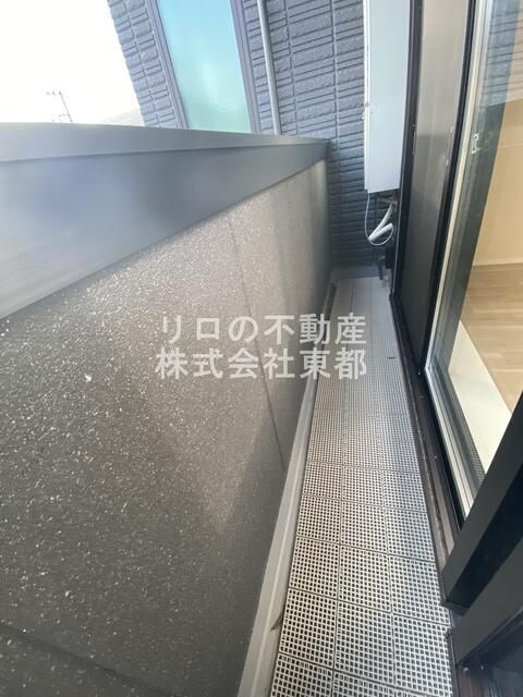 Ｌａ　ｒｅｃｏｌｔｅ　Ｋｏｍａｚａｗａのバルコニー|外からの目が気にならないバルコニーで洗濯物が干せます