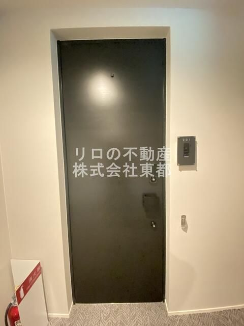 Ｌａ　ｒｅｃｏｌｔｅ　Ｋｏｍａｚａｗａの玄関|収納もある玄関です