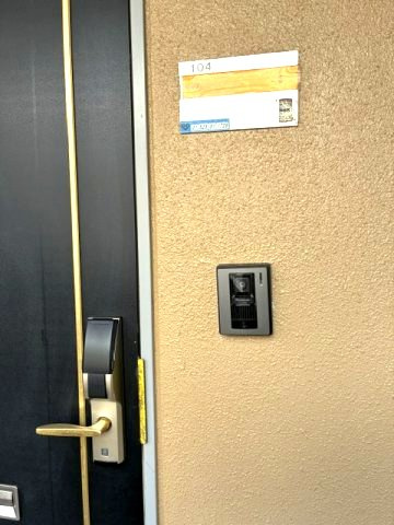 神戸市東灘区西岡本３丁目の賃貸マンションの玄関