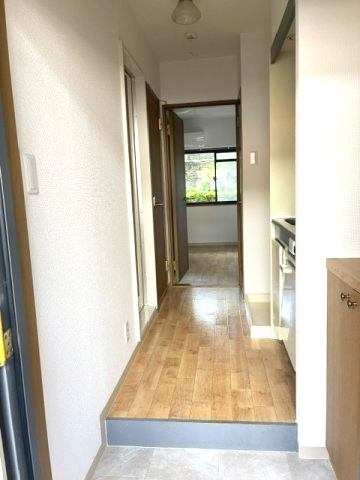 マンション　アドナイ・イルエの玄関