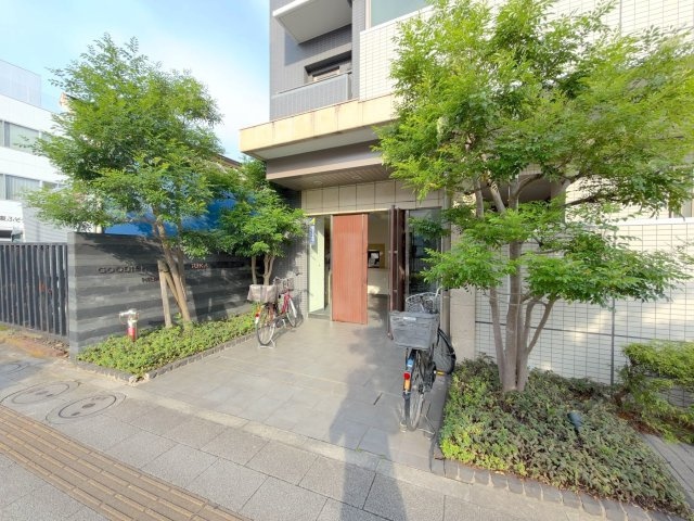 グーディッシュ竹の塚弐番館|周辺は落ち着いた住宅街が広がっており、穏やかで静かな住環境をお求めの方におすすめのロケーションです。スーパーやコンビニも徒歩圏内に揃っており、毎日の生活も大変便利です。