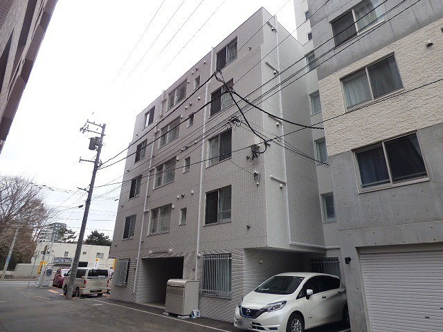 札幌市中央区南十四条西１丁目の賃貸マンション