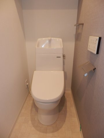 ユリカロゼAZ西台のトイレ