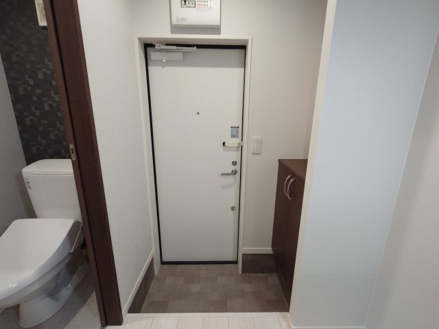 キャメル南流山9Bの玄関