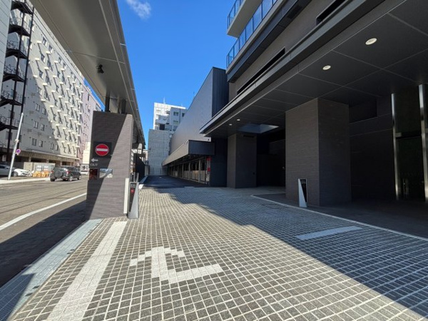 【駐輪場】 | 【駐輪場】ホテルライクな車寄せです！