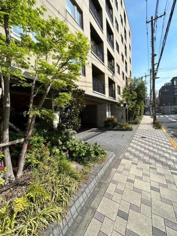 ザ・パークハウス湯島龍岡町のエントランス