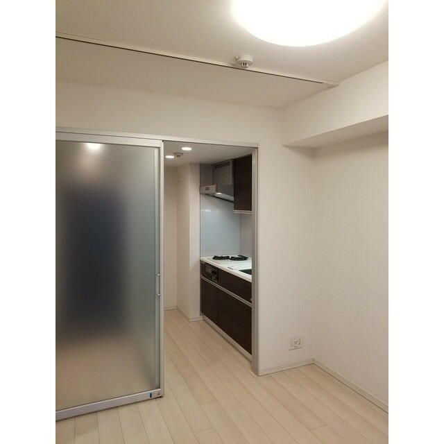 ロアール三軒茶屋の居間・リビング|こちらのリビングで趣味の時間をお楽しみください