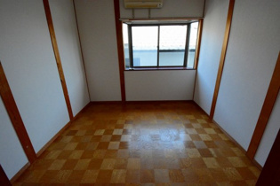 松生町貸家の寝室