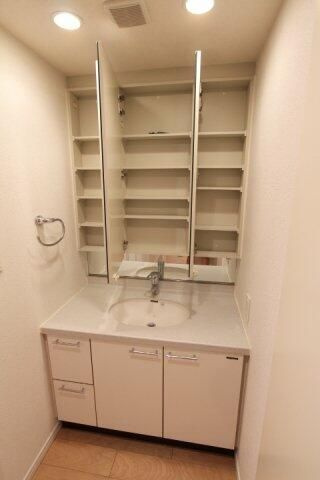 プライムアーバン赤坂の洗面所