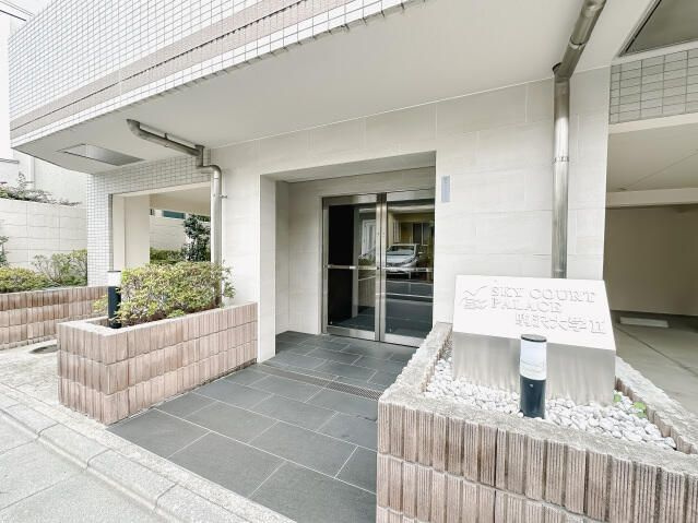 スカイコートパレス駒沢大学Ⅱのエントランス|ゆとりのあるエントランスです