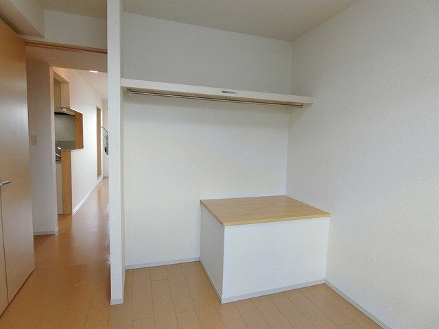 エミュレーヌ　Ａの収納|大きなものも収納できそうです