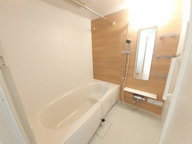 アイランドヒルズ・トレゾールⅡの浴室|コンパクトで使いやすいお風呂です