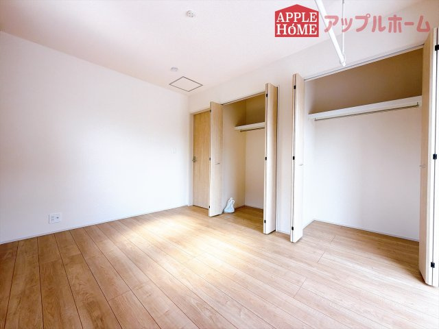 [新築住宅] 熊谷市拾六間 全1棟の洋室|居室は全室収納あり！たっぷりある収納活用でお部屋もキレイを保てます♪