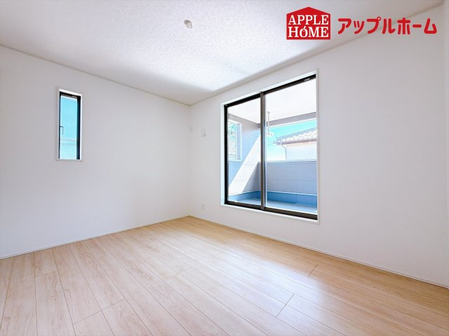 [新築住宅] 本庄市下野堂 第8 全4棟の洋室|２階居室は全室収納あり！たっぷりある収納活用でお部屋もキレイを保てます♪