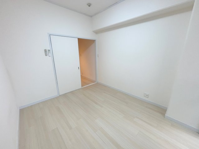 ピアファイブの洋室