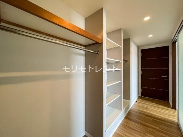 クレッセント東京リプライムの収納