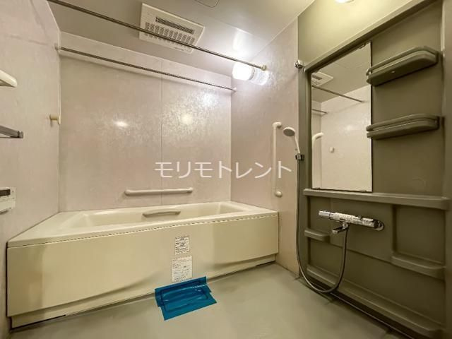 クレッセント東京リプライムの浴室