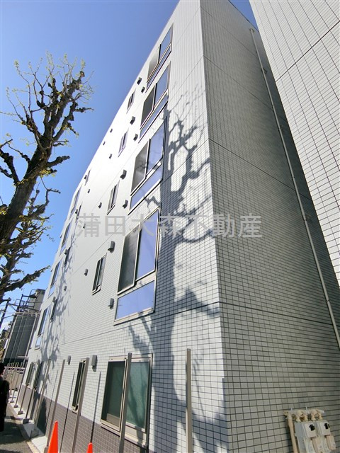 Lares Westの外観