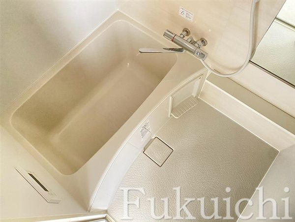 三沢ビルの浴室