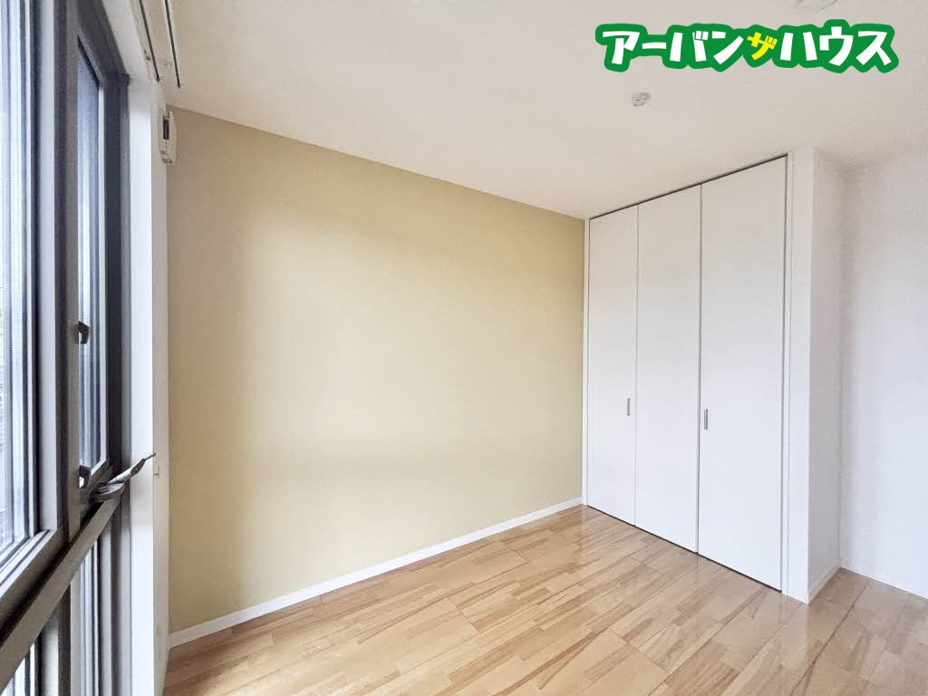 アーテム酒津の洋室