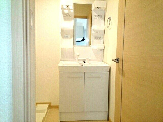 フォーシーズンⅡの洗面所|忙しい朝には欠かせない洗面所です