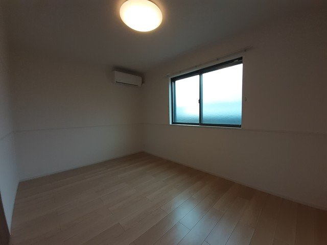 グラースメゾン　Ⅱの内装|明るい色調の室内です