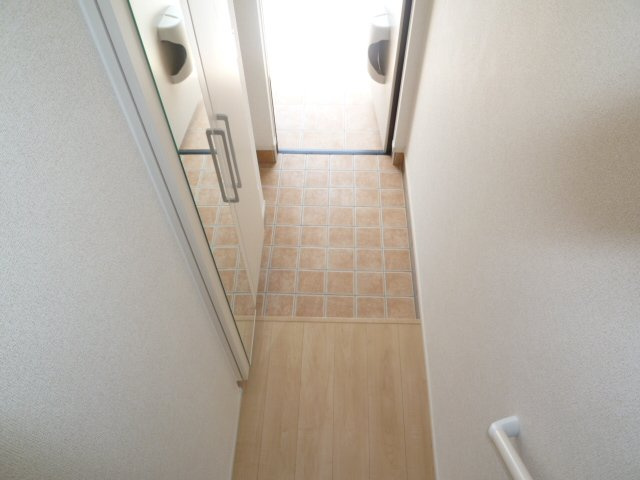 グラン　ノワール　Ⅱの玄関|シンプルで使いやすい玄関です