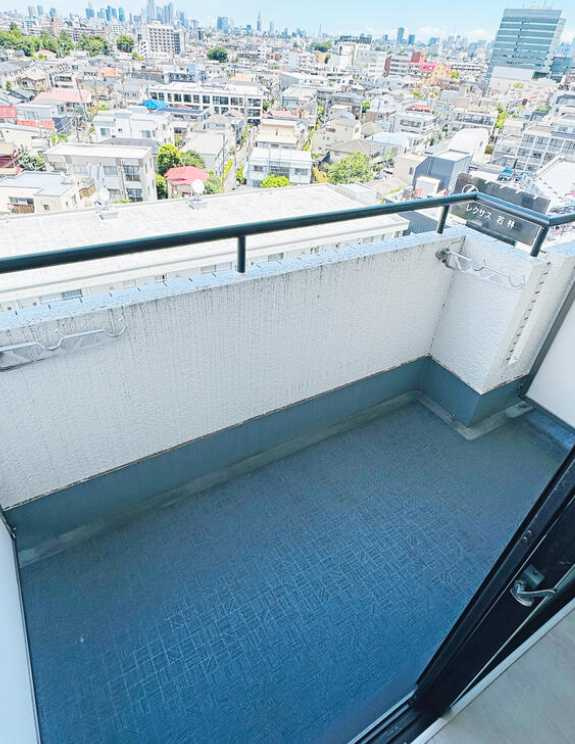 ユーコート上馬　駅近　オートロック　高層階　眺望良好のバルコニー